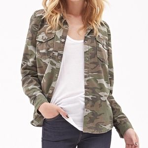 5 For $25✨️ Womens Size Small Army Green Print Button Up Collard Jacket Top
